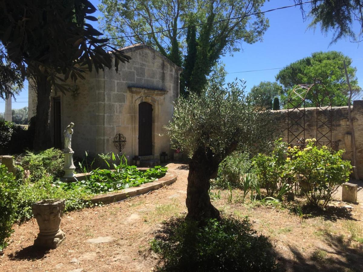 Mas De La Chapelle Sainte-Elisabeth Villa Tarascon Kültér fotó
