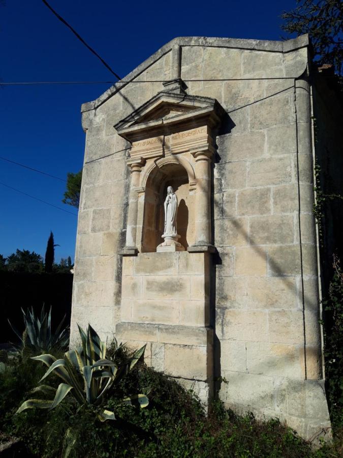 Mas De La Chapelle Sainte-Elisabeth Villa Tarascon Kültér fotó