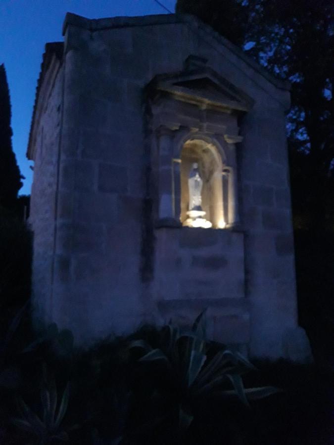 Mas De La Chapelle Sainte-Elisabeth Villa Tarascon Kültér fotó